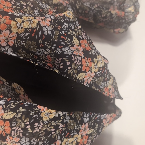 Loft Floweral Blouse Shirred Yoke Neck long sleeve Size Large - Picture 11 of 13